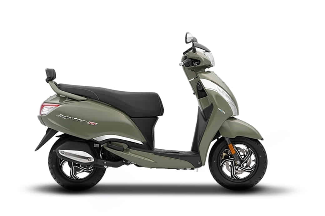 Jupiter 125 undefined in Elite Green