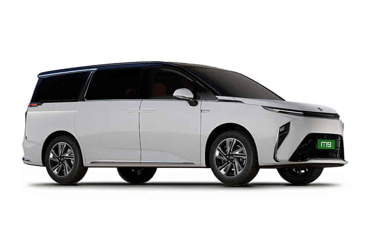 M9 in Pearl White with Black Roof M9 in Pearl White with Black Roof