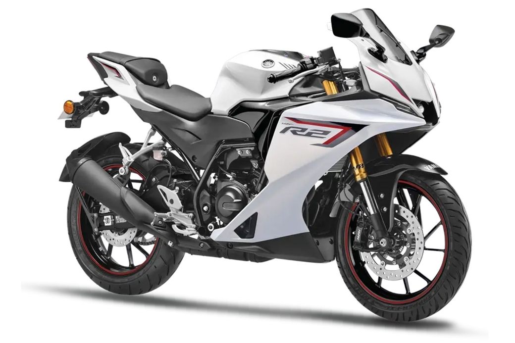 Yamaha R2 in Matte White Pearl