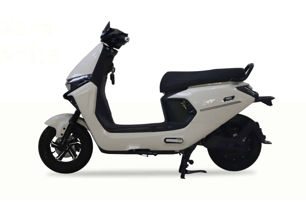 Ampere Reo VYB in Warm White Ampere Reo VYB in Warm White
