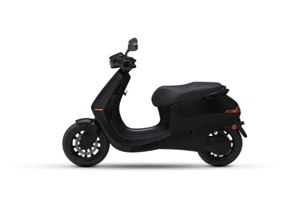 S1 Pro Gen 2 2021-2025 Jet Black S1 Pro Gen 2 2021-2025 Jet Black