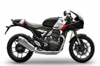 Triumph Thruxton 400 Phantom Black / Aluminium Silver colour Bikes Triumph Thruxton 400 Phantom Black / Aluminium Silver colour Bikes