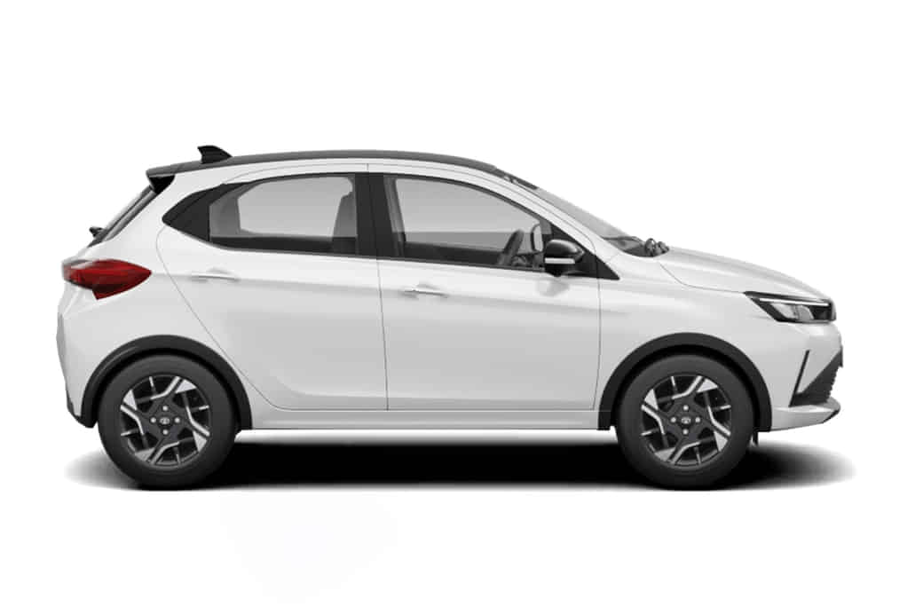 Tata Tiago in Pristine White with Dual Tone Tata Tiago in Pristine White with Dual Tone