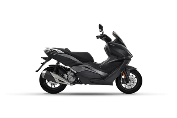 Keeway Vieste 300 in Matte Black