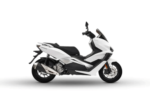Keeway Vieste 300 in Matte White