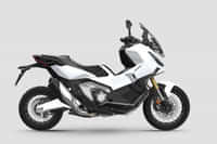 Honda X-ADV Pearl Glare White colour Scooters Honda X-ADV Pearl Glare White colour Scooters
