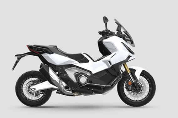 X-ADV 2025-2026 in Pearl Glare White X-ADV 2025-2026 in Pearl Glare White