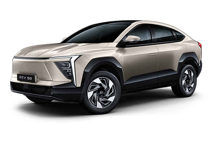 Mahindra XEV 9e in Desert Myst