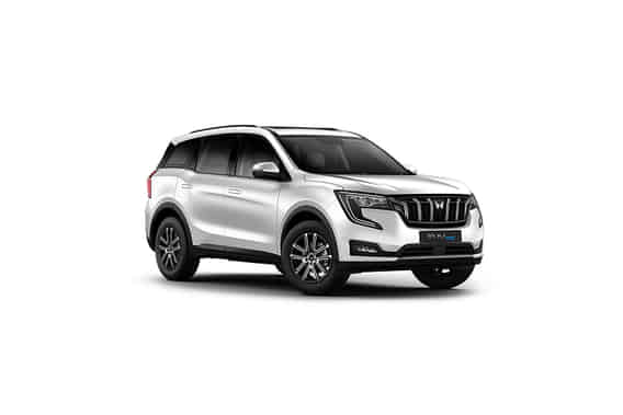XUV700 2021-2026 in Everest White