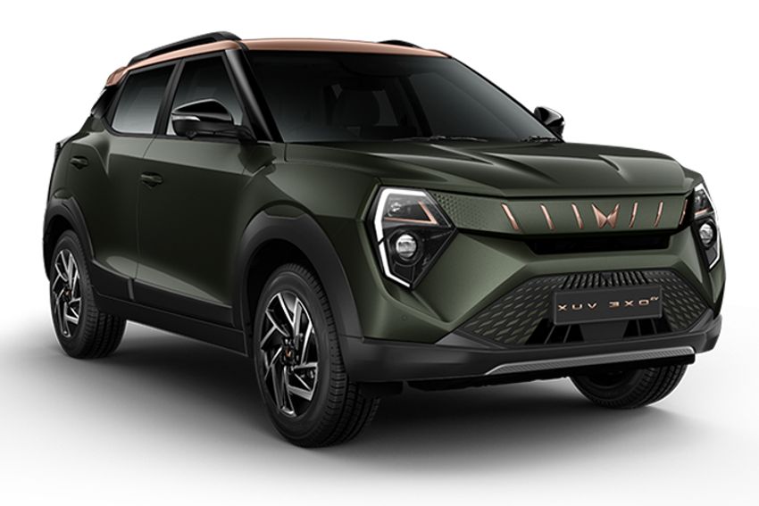 Mahindra XUV 3XO EV in Deep Forest
