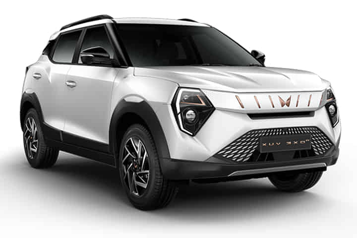 Mahindra XUV 3X0 EV in Everest White Mahindra XUV 3X0 EV in Everest White