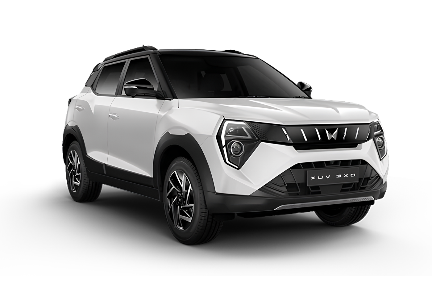 XUV 3XO in Everest White  Black