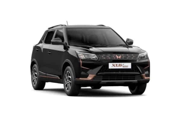 XUV 400 Electric undefined in Stealth Black XUV 400 Electric undefined in Stealth Black