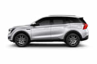 Mahindra XUV700 Everest White colour Cars Mahindra XUV700 Everest White colour Cars