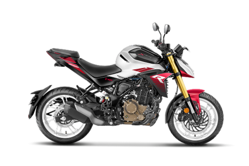 Hero Xtreme 250R in CARBON WHITE Hero Xtreme 250R in CARBON WHITE
