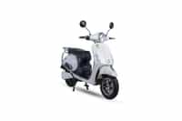 Ujaas eSPA LA White colour Scooters