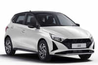 Hyundai i20 Atlas White with Abyss Black colour Cars Hyundai i20 Atlas White with Abyss Black colour Cars