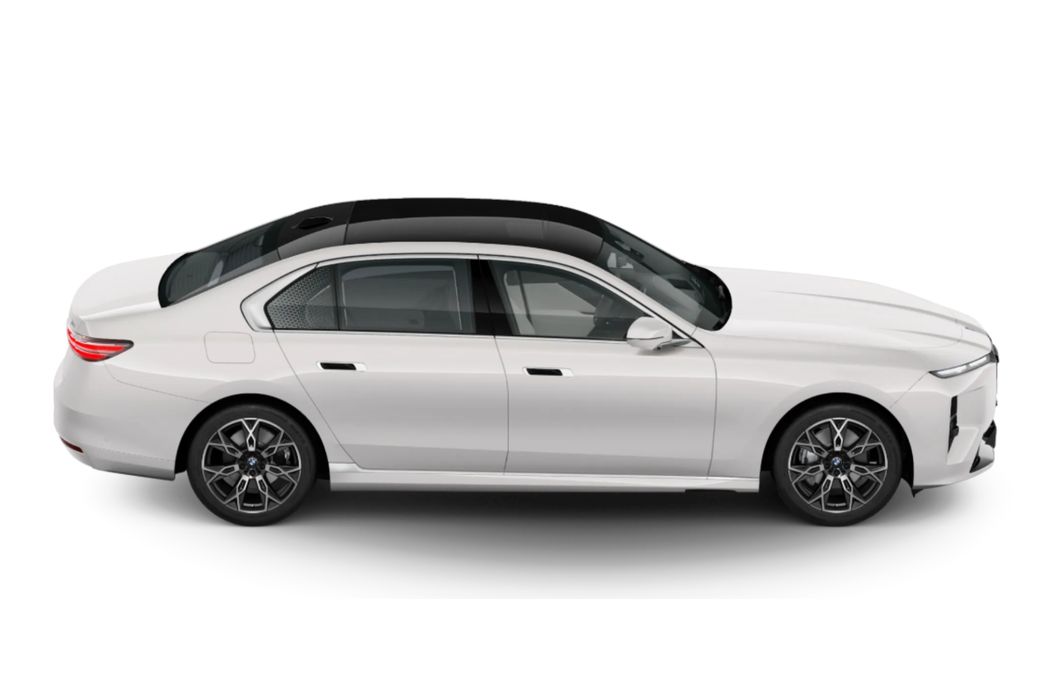 BMW i7 Facelift 2026 in Mineral White metallic