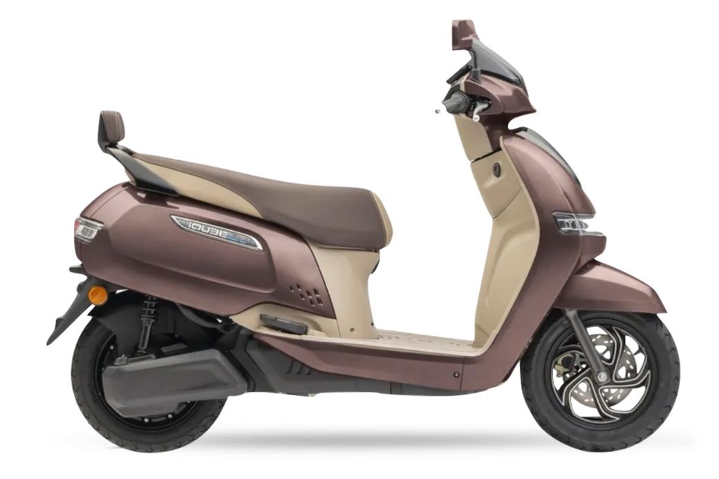 iQube Electric undefined in Copper Bronze Beige
