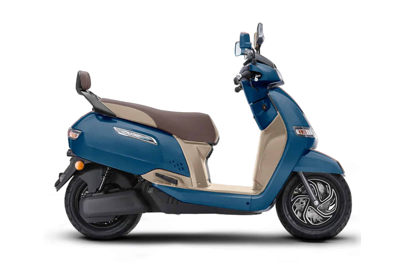iQube Electric in Starlight Blue Beige 
