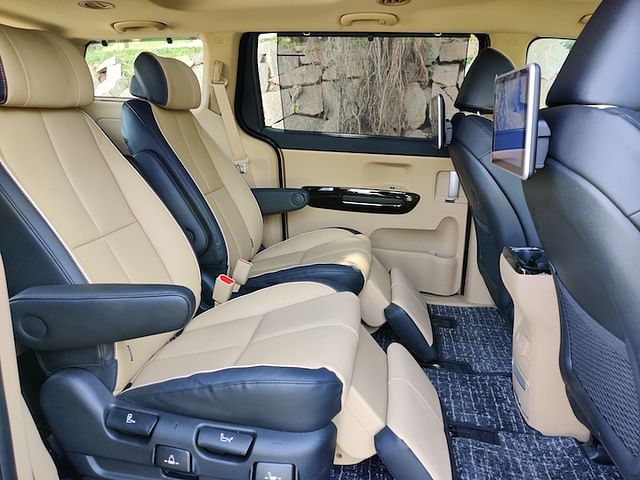 kia carnival bookings