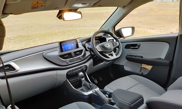 tata altroz accessories