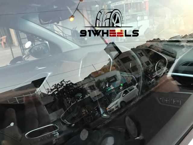 MG Hector Plus Spied Again: Interiors Revealed!