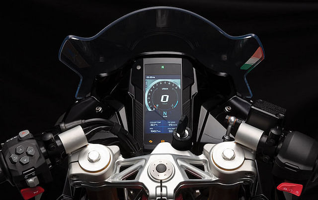 bs6 apache rr310