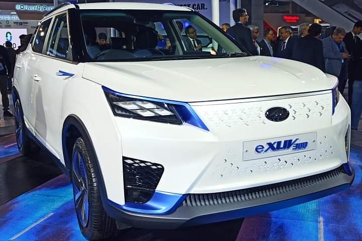 Mahindra eXUV300 Concept Revealed; Futuristic Camera Replaces ORVMs.