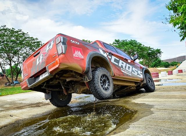 Isuzu V-Cross 2020