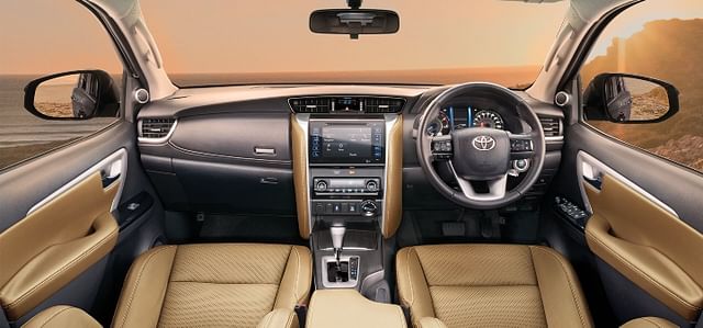 toyota fortuner dashboard