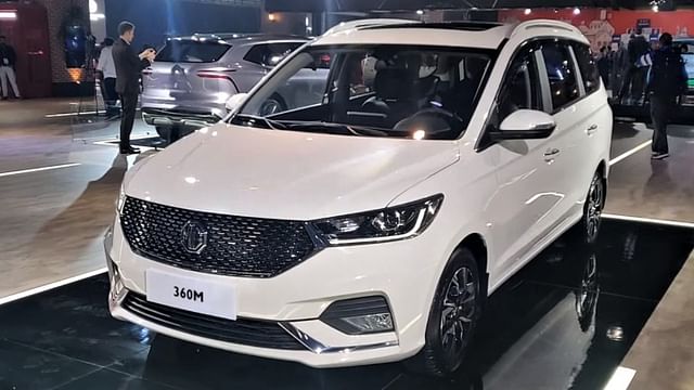 MG 360M