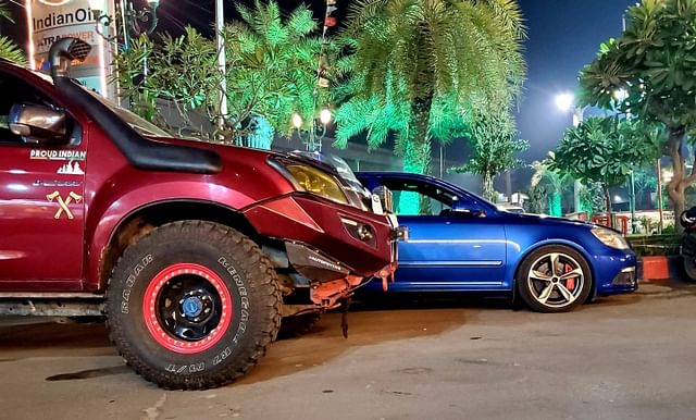 modified isuzu d max v cross in action