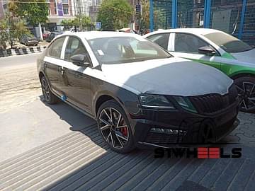 Skoda Octavia RS 245 Delhi Images