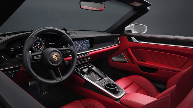 Porsche 911 Turbo S interior
