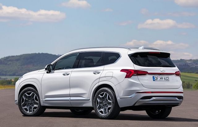 2021 Hyundai Santa Fe rear