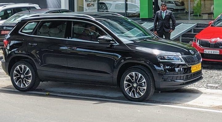 Skoda karoq black