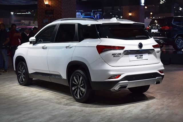 MG Hector Plus Vs Toyota Innova Crysta