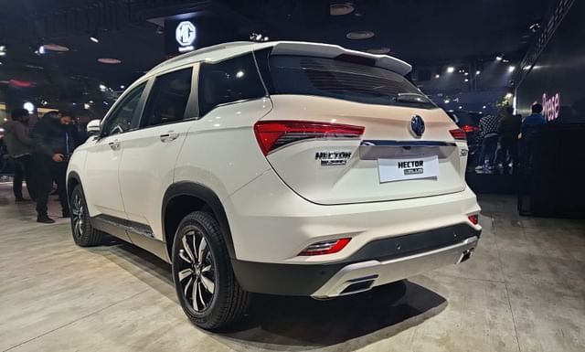 mg hector plus price in india