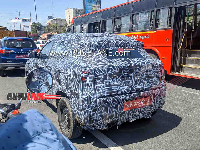 Renault Kiger spied side