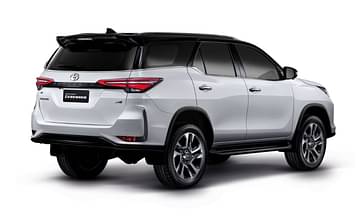 Toyota Fortuner legender price in india