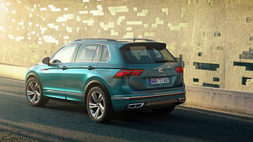 2021 Volkswagen Tiguan rear 