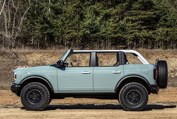 2021 Ford Bronco  side