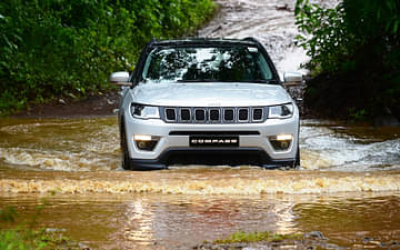 Rs 3 Lakh Discount On Jeep Compass For December - Details