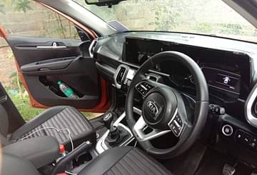 kia sonet gt interiors