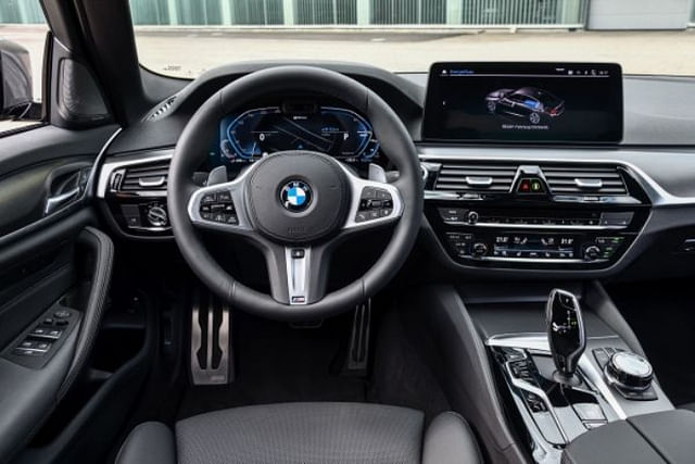 BMW 545e xDrive interiors