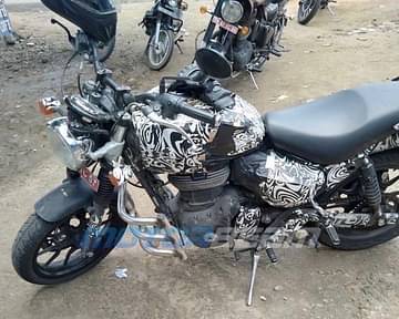 Royal Enfield Hunter Spied 