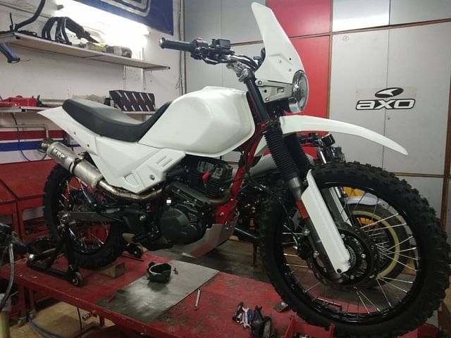 Hero Xpulse Dakar Edition front
