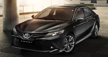 Toyota Camry Review front