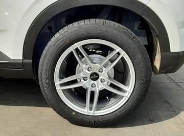 hyundai venue modified wheels